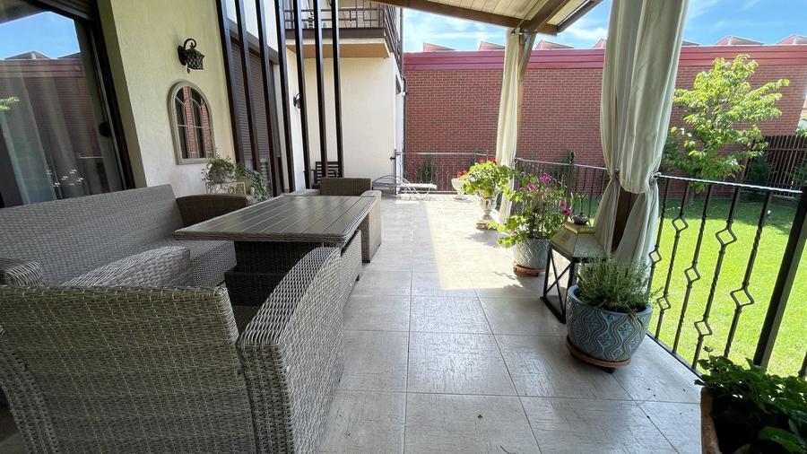 Casă individuală cu 6 camere cu Canalizare în Mehala