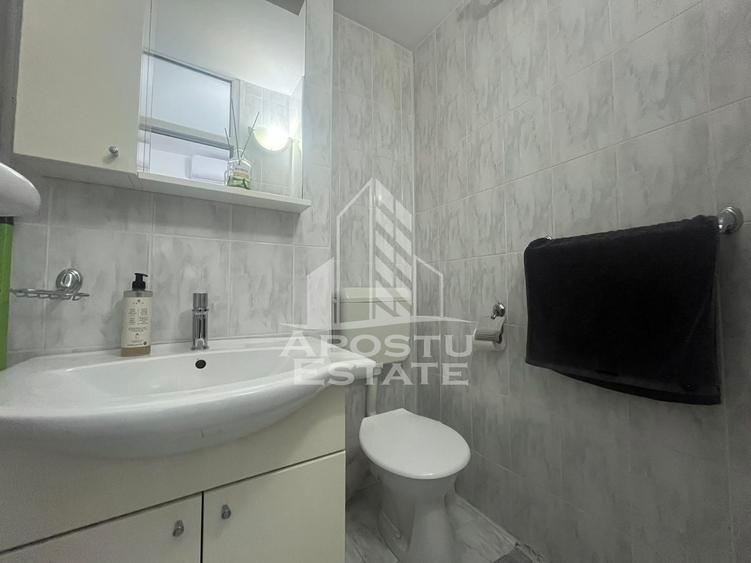 Apartament cu 3 camere decomandat în Boul Roșu