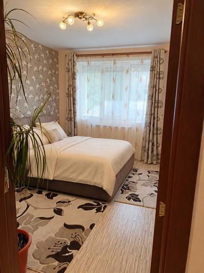 Apartament cu 3 camere decomandat în Florești