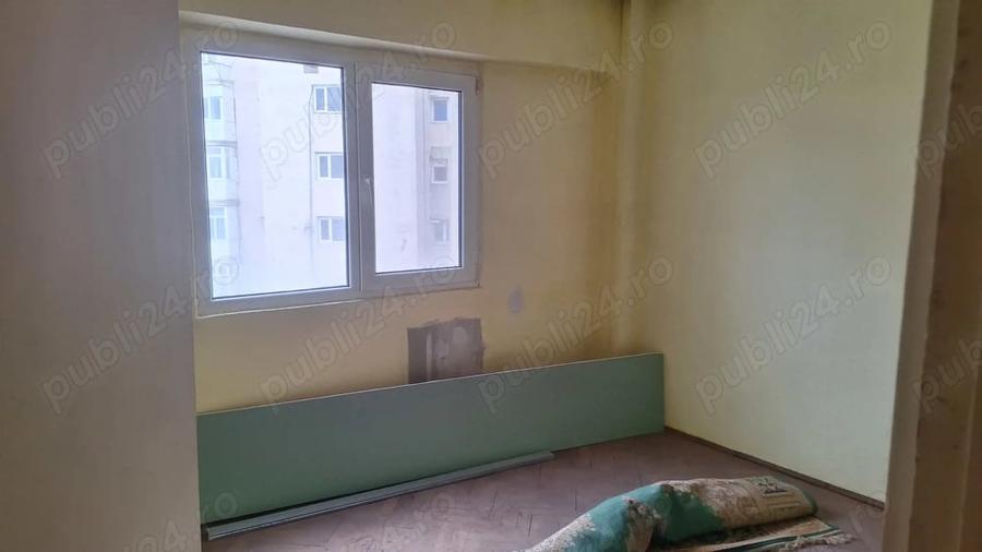 Apartament cu 3 camere semidecomandat în Ultracentral