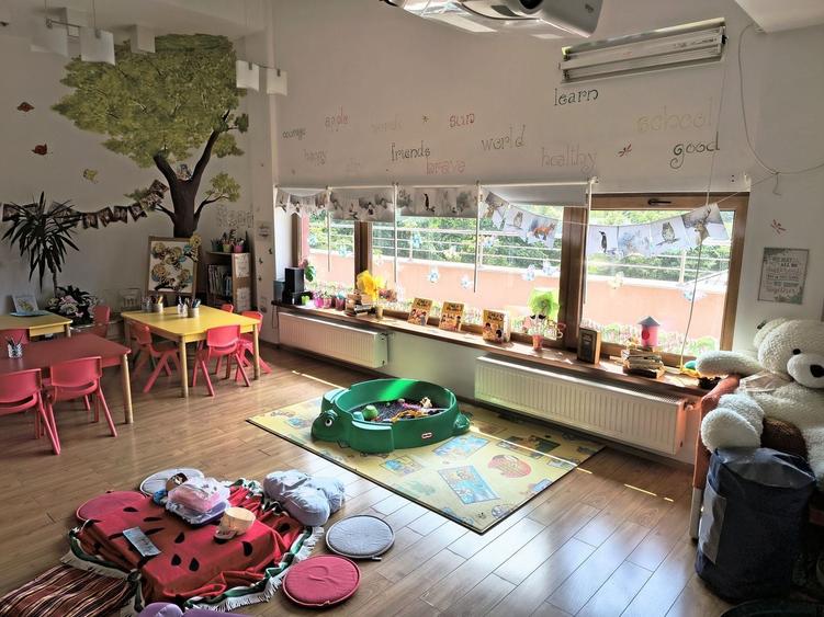 Casă cu 9 camere cu Canalizare în Baicului