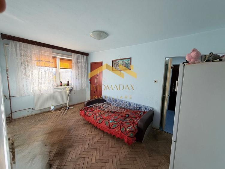 Apartament cu 2 camere semidecomandat în Șagului