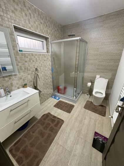 Casă individuală cu 4 camere cu Canalizare în Sud