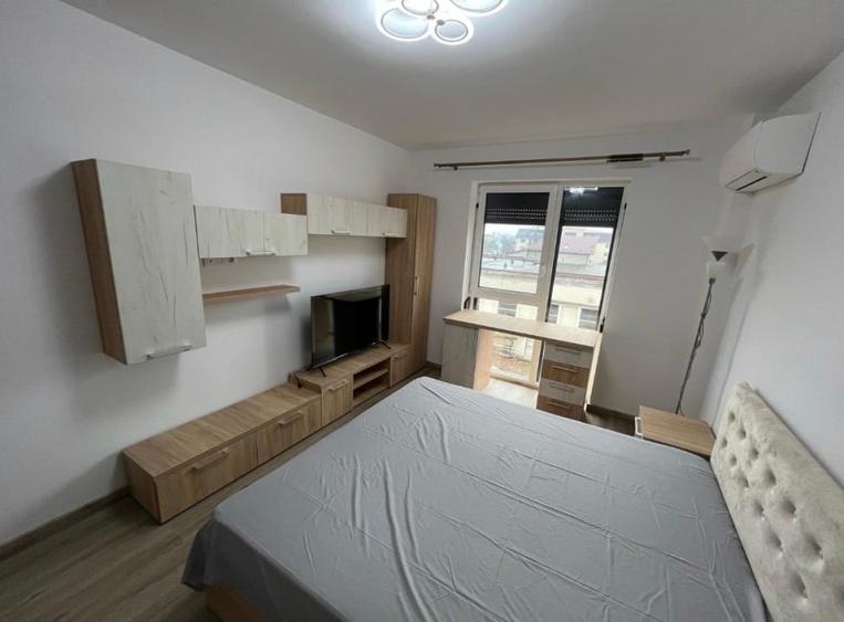 Apartament cu 2 camere decomandat, mobilat în Orașul Vechi