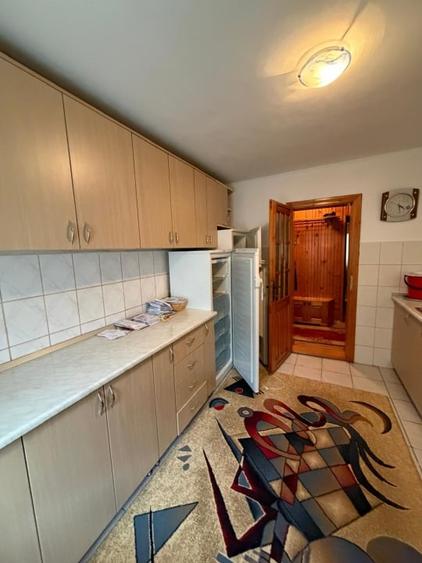Apartament 3 camere, etaj intermediar, Radauti - 5