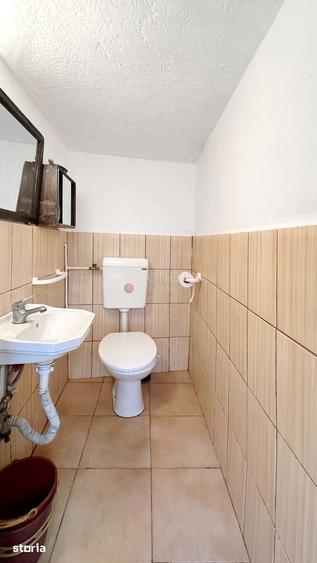 Casă cu 9 camere cu Teren 150 Mp în Schei