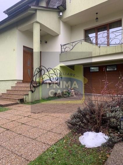 Duplex cu 10 camere cu Canalizare în Săsar