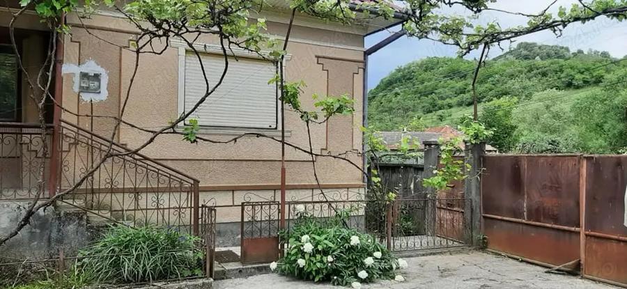 Casă cu 3 camere în Hida