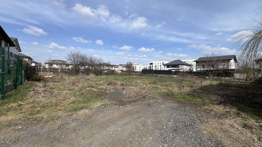 Teren Construcții intravilan de 1542 mp, în Central