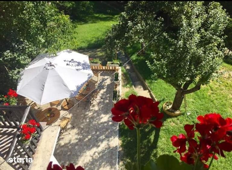 Casă cu 7 camere cu Teren 1350 Mp în Bran