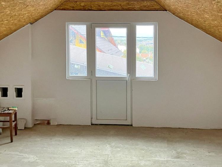 Casă individuală cu 4 camere cu Canalizare în Cernatu