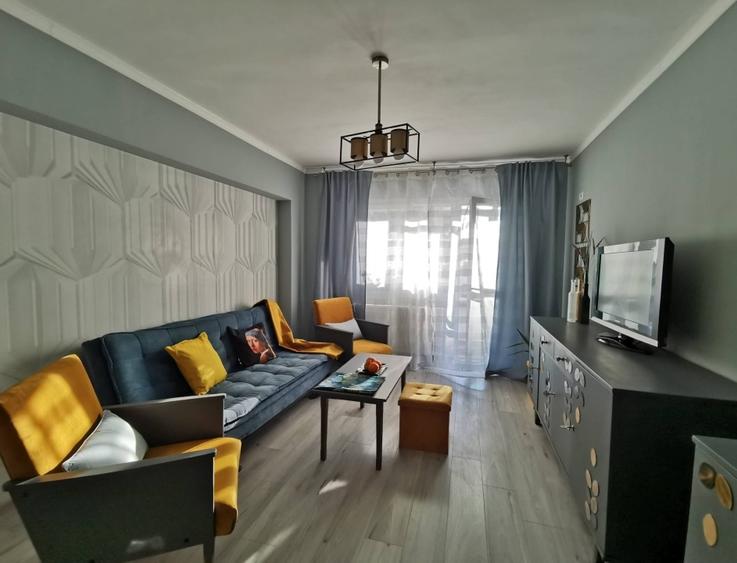 Apartament cu 2 camere semidecomandat, mobilat în Piața Unirii