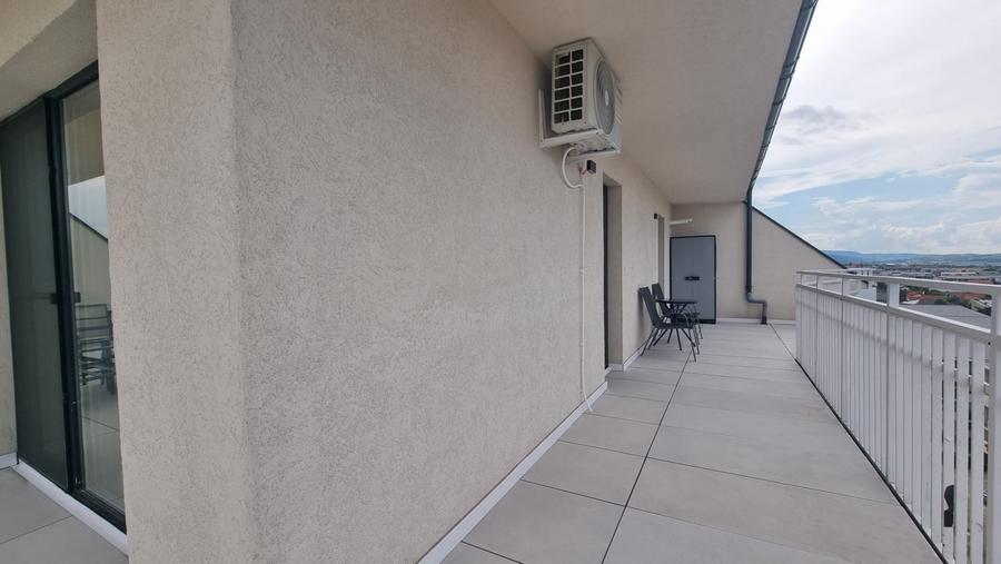 Penthouse de închiriat – 2 camere, 56 mp + terasă 50 mp | Parcare subterană - 7