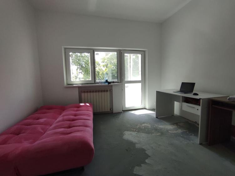 Apartament cu 4 camere decomandat în Calea Călărașilor