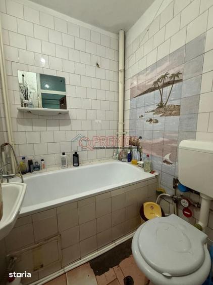 Apartament cu 4 camere în Berceni