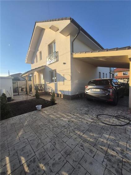Casă individuală cu 5 camere cu Teren 501 Mp în Ghiroda