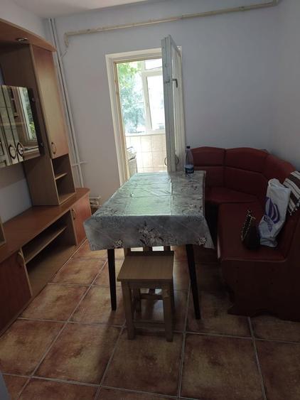 Apartament cu 2 camere decomandat în Pelican