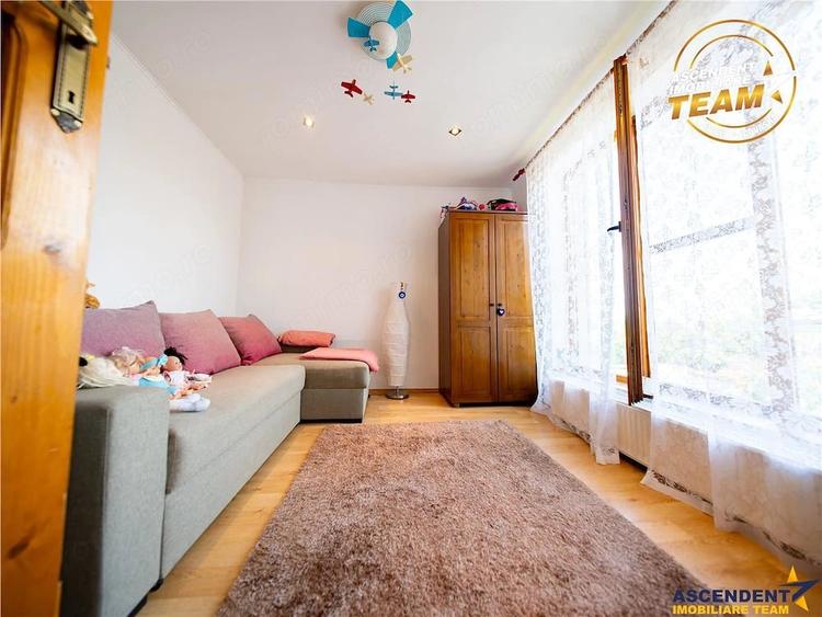 Resedinta si pentru doua familii, 217 mp utili, 6 dormitoare, curte, foisor, garaj, Central, Sfantu - 20