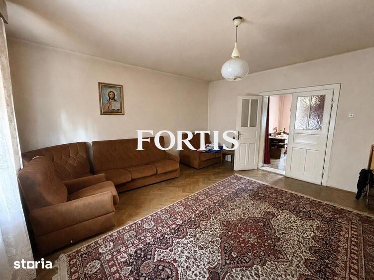 Casă cu 5 camere cu Teren 400 Mp în Central