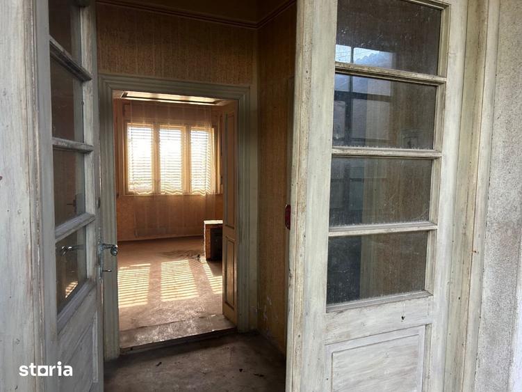 Casă cu 3 camere cu Teren 1200 Mp în Borș
