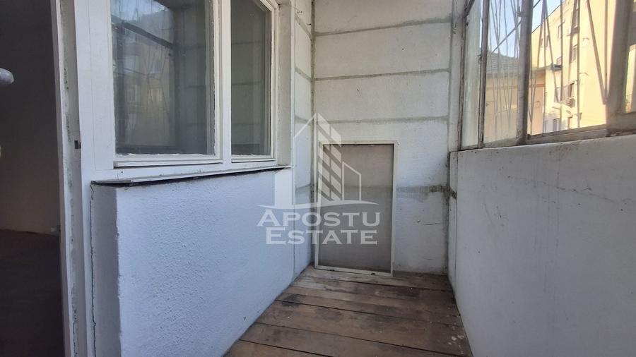 Apartament cu 2 camere circular în Polivalentă