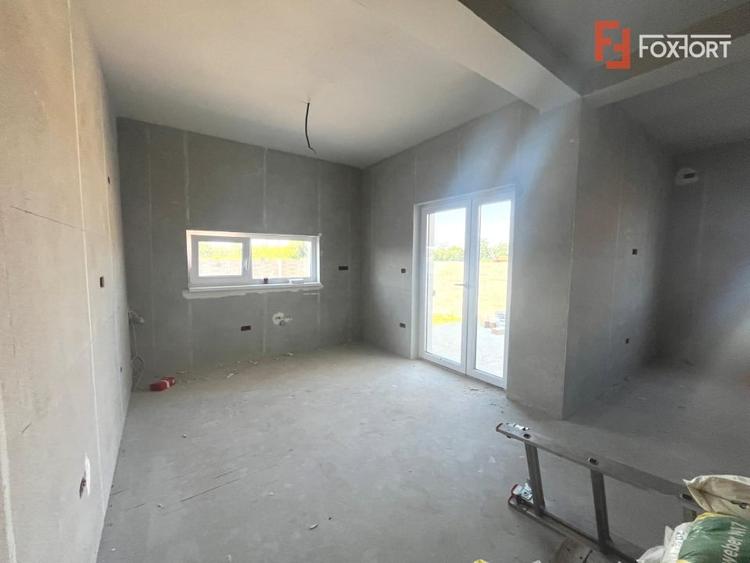 Duplex cu 4 camere cu Canalizare în Moșnița Nouă