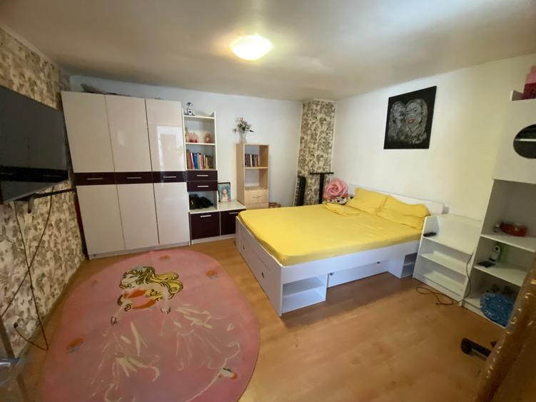 Casă individuală cu 4 camere cu Canalizare în Tunari