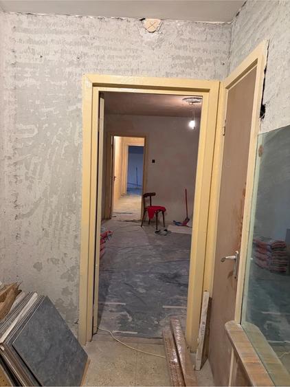 Apartament cu 3 camere semidecomandat în Militari