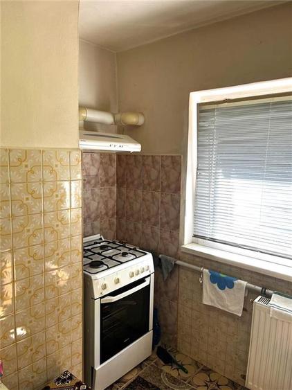 Apartament cu 4 camere decomandat în Lipovei