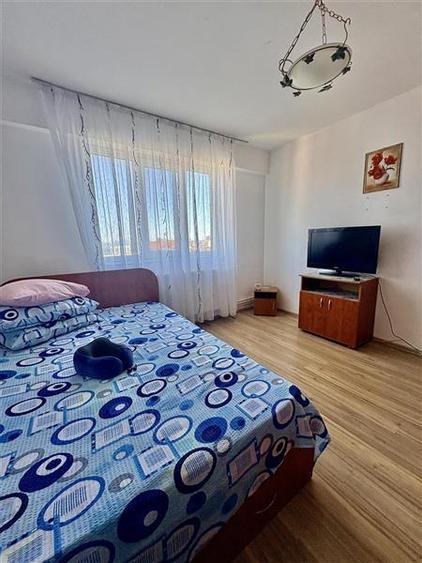 Apartament cu 2 camere decomandat, mobilat în Casa de Cultură