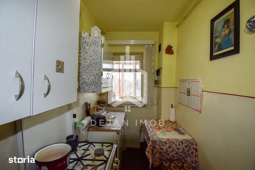 Garsonieră decomandată în Central