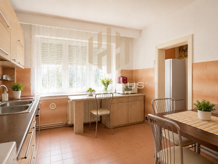 Apartament cu 4 camere decomandat, mobilat în Ultracentral