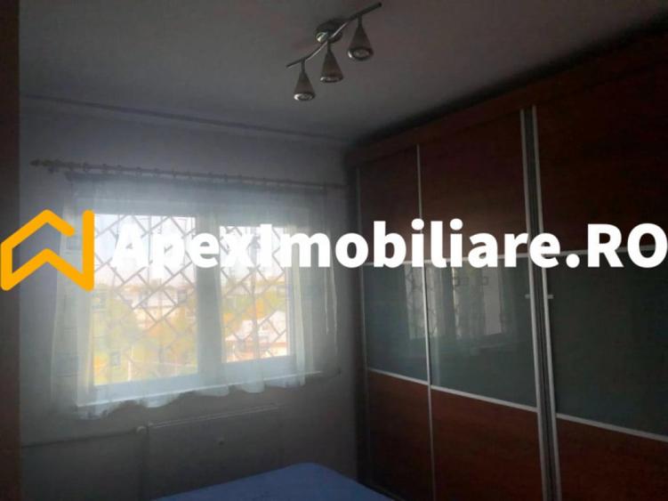 Apartament cu 4 camere decomandat în Militari