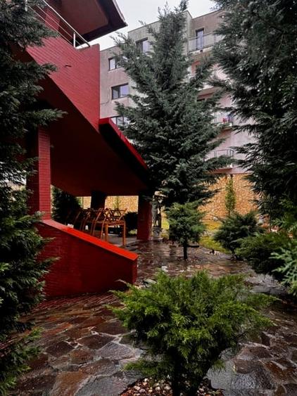 Casă cu 6 camere cu Teren 1576 Mp în Băneasa