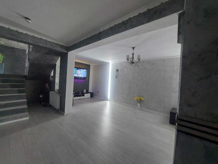 Casă cu 3 camere în Exterior Vest