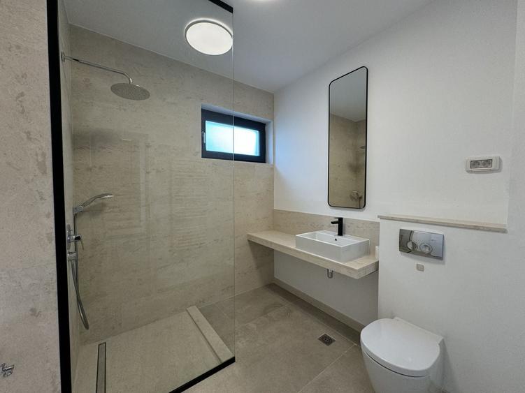 Casă individuală cu 5 camere cu Canalizare în Corbeanca