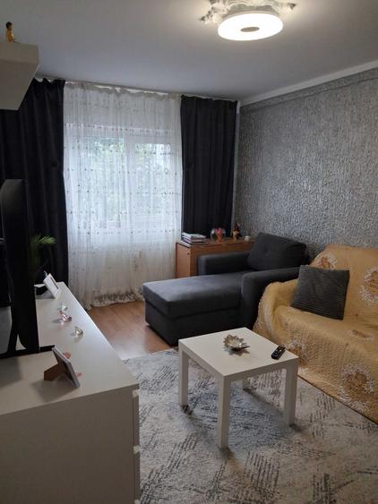 Apartament cu 3 camere decomandat în 8 Martie