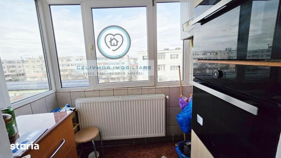 Apartament cu 3 camere decomandat în Mihai Bravu
