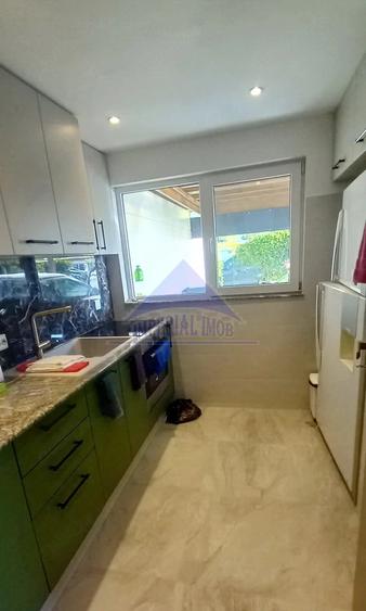 Casă cu 2 camere cu Canalizare în Central