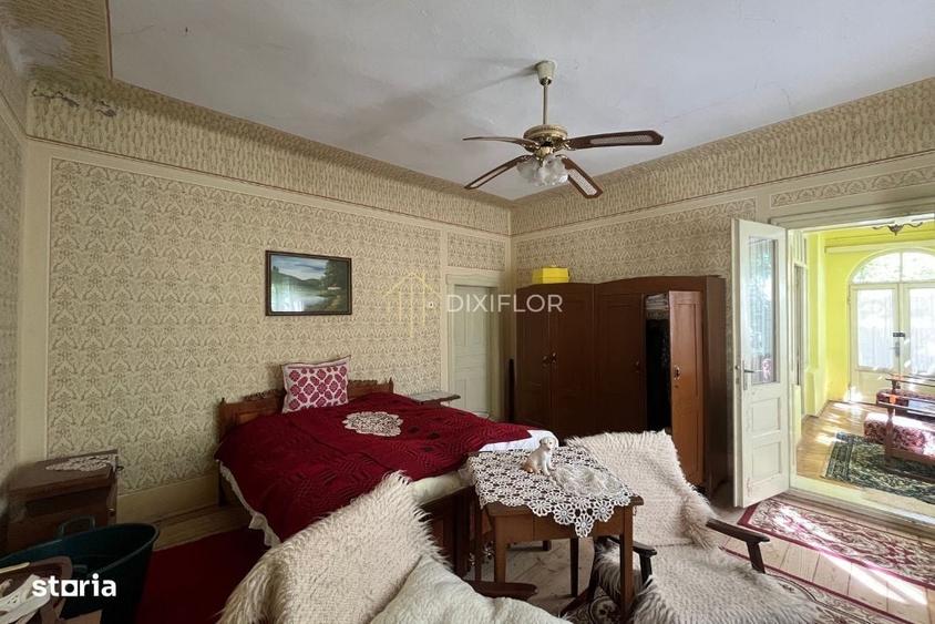 Casă cu 4 camere cu Teren 2349 Mp în Criș
