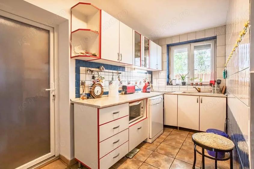 Casă cu 5 camere cu Teren 1370 Mp în Bodrogu Nou