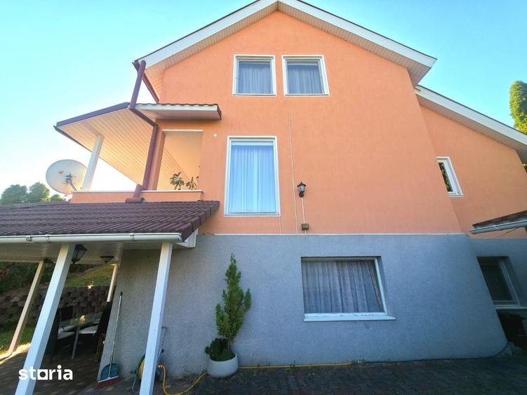 Casă cu 7 camere cu Teren 920 Mp în Livezeni