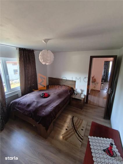 Casă cu 5 camere decomandat cu Teren 1350 Mp în Vintilă Vodă