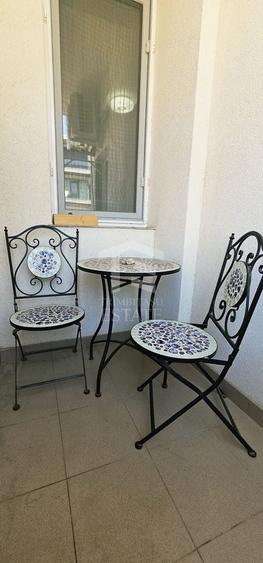 Apartament cu 2 camere semidecomandat, mobilat în Central