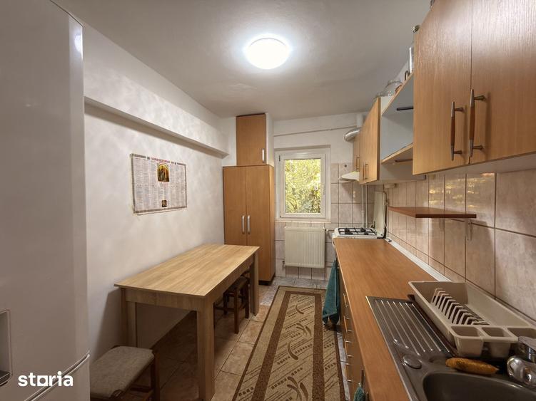 Apartament cu 3 camere decomandat în Lipovei