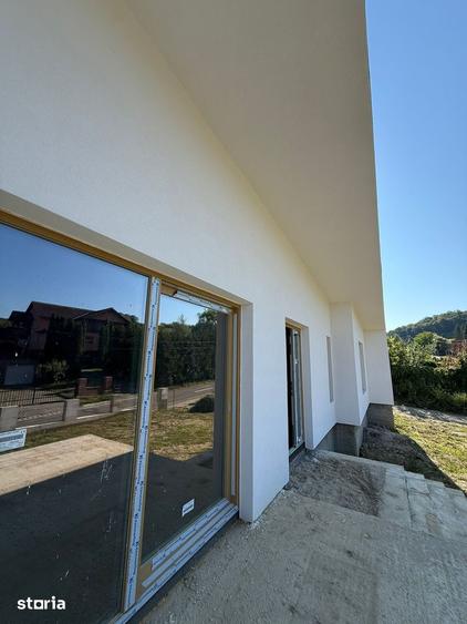 Casă cu 3 camere cu Teren 400 Mp în Corunca