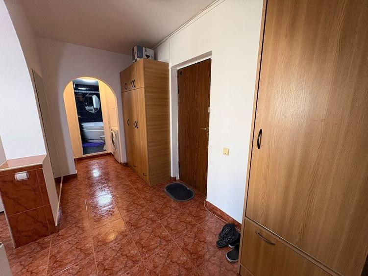 Apartament cu 2 camere decomandat, mobilat în Brâncoveanu