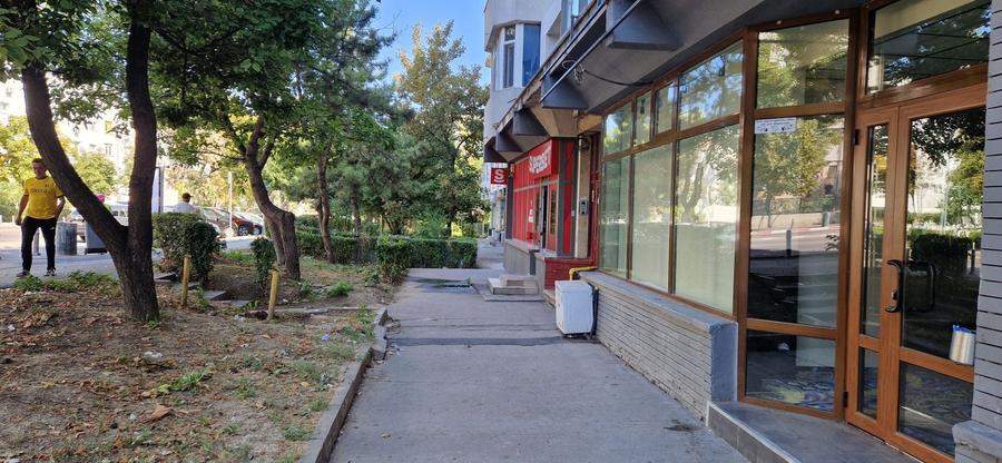 Spațiu comercial, de 70 mp, în Central