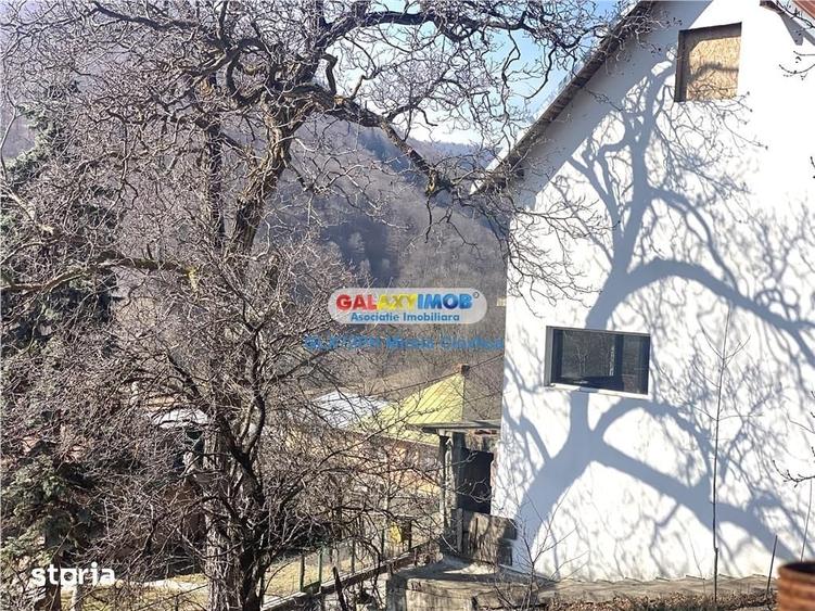 Casă cu 4 camere cu Teren 725 Mp în Posada
