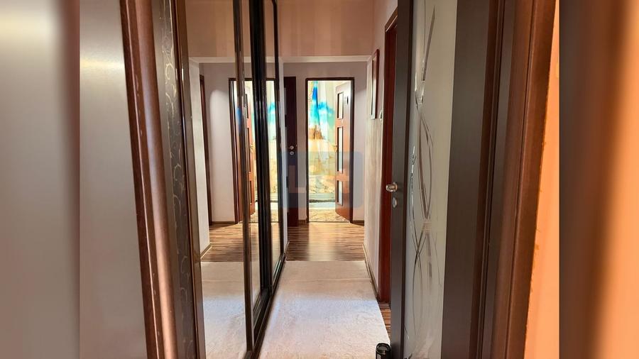 Apartament cu 4 camere în Mazepa 1
